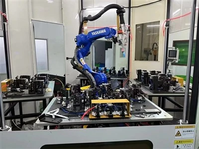 Robot de soldadura làser